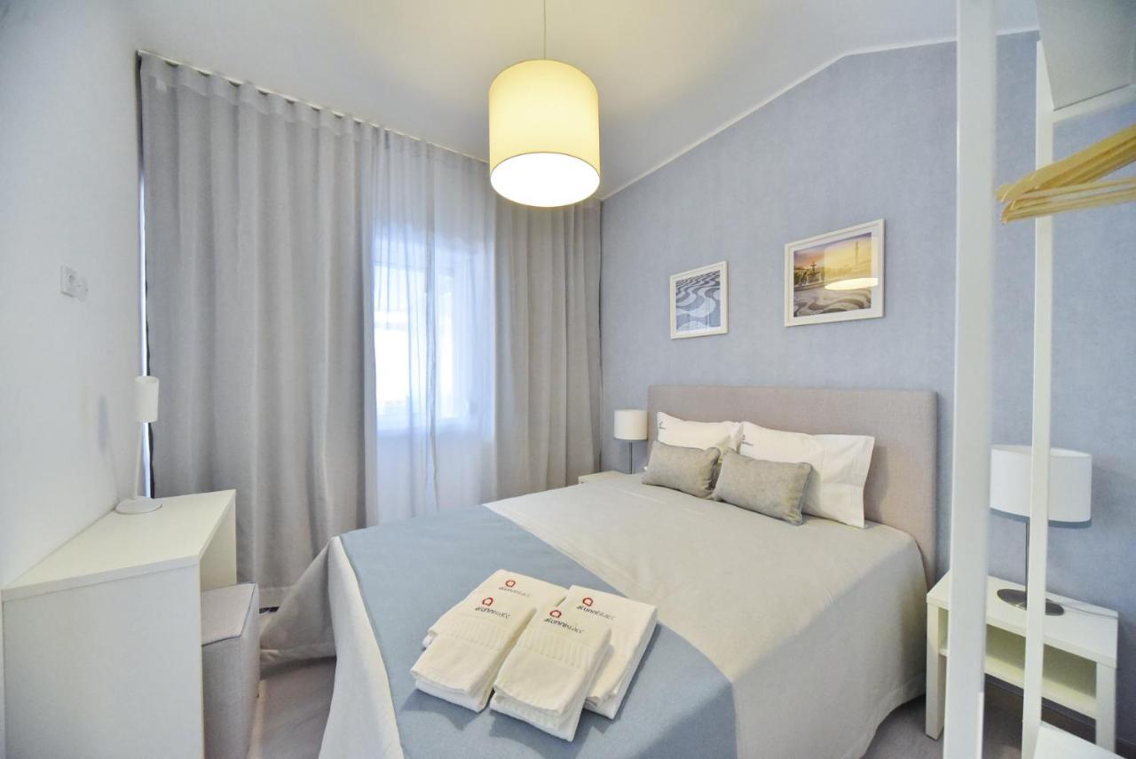 Alunni Stacc Guesthouse Lisbona Esterno foto